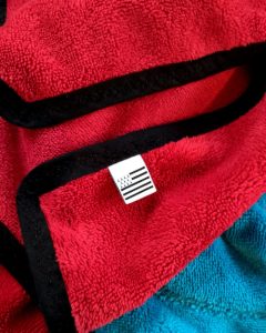 Ponchos éponge personnalisés fabriqués à la main en Bretagne | EAUSEC